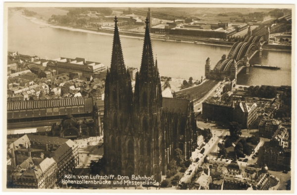 Die ersten Luftaufnahmen von Köln wurden von den Kaiserlichen Luftschiffen gemacht.