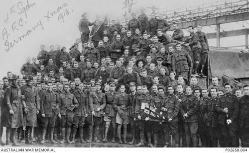 Die 4th Squadron des Australien Flying Corps mit Henri Heremene an Weihnachten 1918 auf dem Butzweilerhof