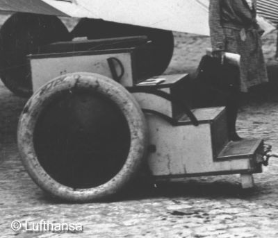 fahrbare Rolltreppe auf dem Flughafen Kln Butzweilerhof um 1927