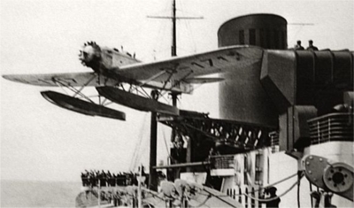 postflugzeug D-1717 Start vom Schnelldampfer Bremen
