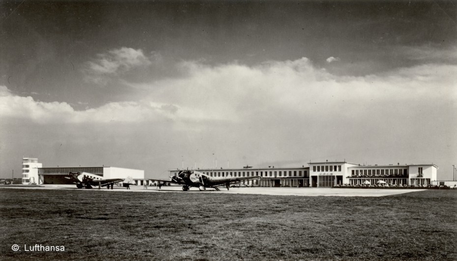 Gesamtansicht des Rollfeldes Flughafen Köln Butzweilerhof 1936 mit Ju 52