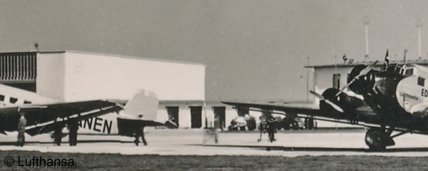 Garage der Feuerwehr auf dem Flughafen Kln Butzweilerhof