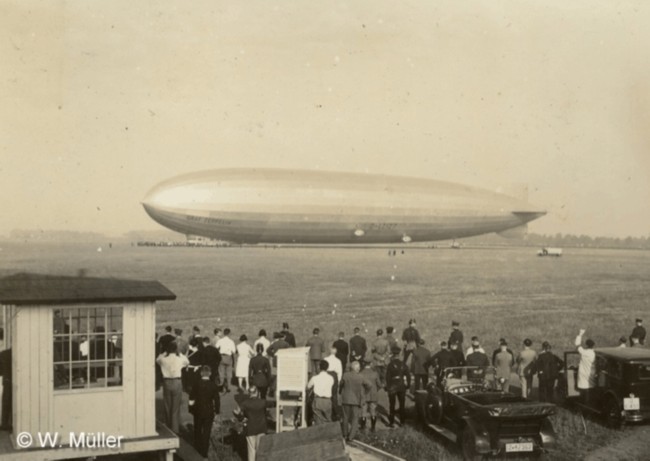 LZ 127 im Oktober 1928 auf dem Flughafen Köln Butzweilerhof