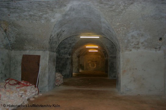 Die große Halle im Untergeschoss von Fort IV