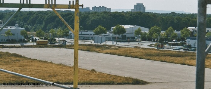 Die Reste der Rollbahn des Flugplatzes Butzweilerhof