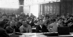 Briefing der Piolten der Segelflugweltmeisterschaft 1960 Kln Butzweilerhof in der Halle neben dem Belgischen Tower