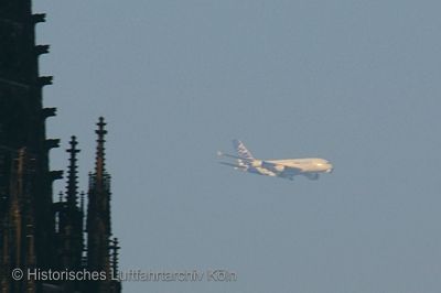 1. Ankunft des Airbus A 380 in Kln am 19. September 2009 zum Tag der Luft- und Raumfahrt des DLR.