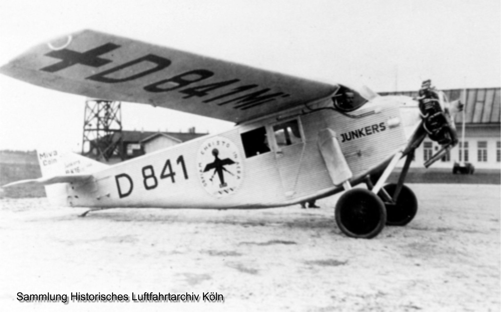 Pater Paul Schulte Junkers K16 "MIVA Cln" auf dem Flughafen Kln Butzweilerhof