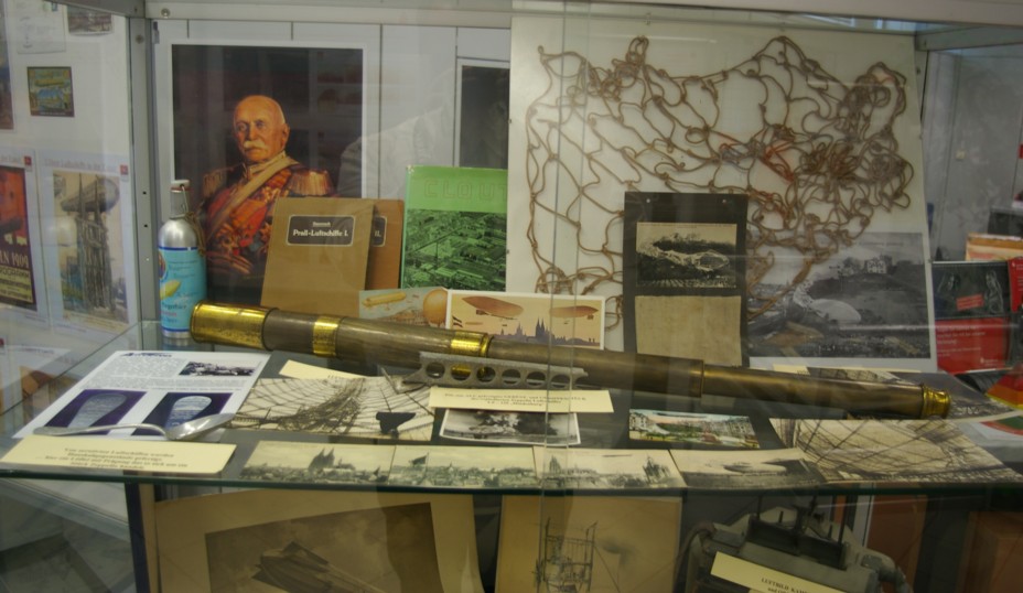 Sonderausstellung Sparkasse K�lnBonn - 100 Jahre Graf Zeppelin in C�ln